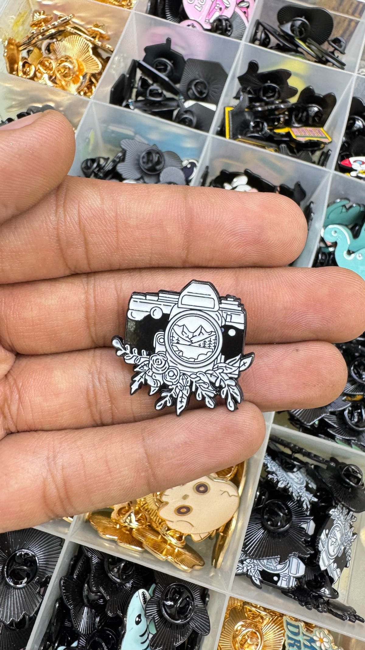 Camera π· Enamel Lapel Pin imatation jewellery