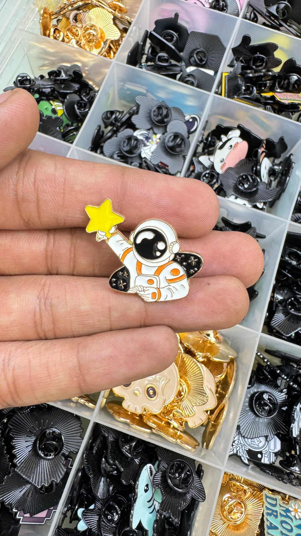 Space lover Enamel Lapel Pin imatation jewellery