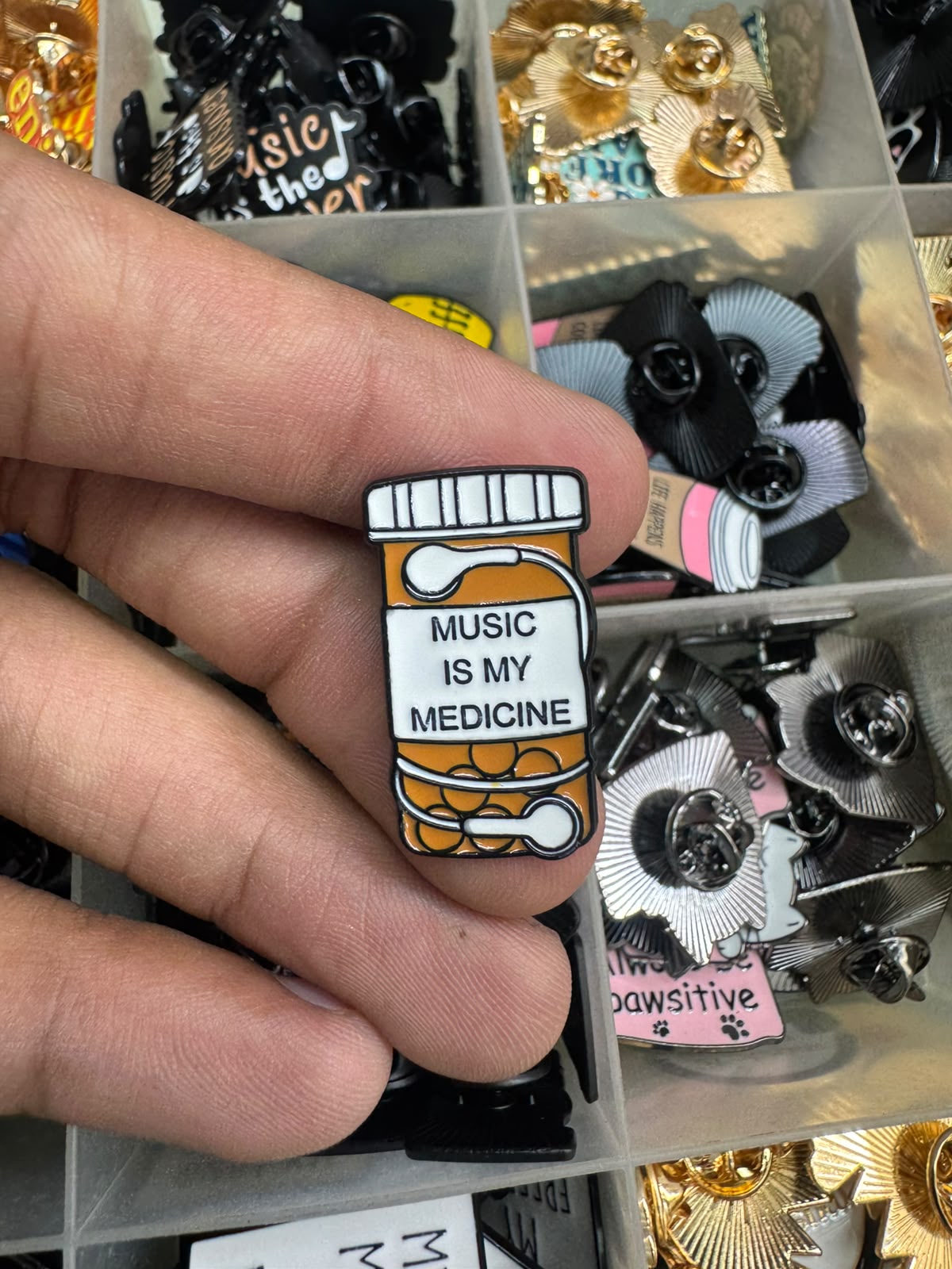 Music pills Enamel Brooch Pin for imatation jewellery