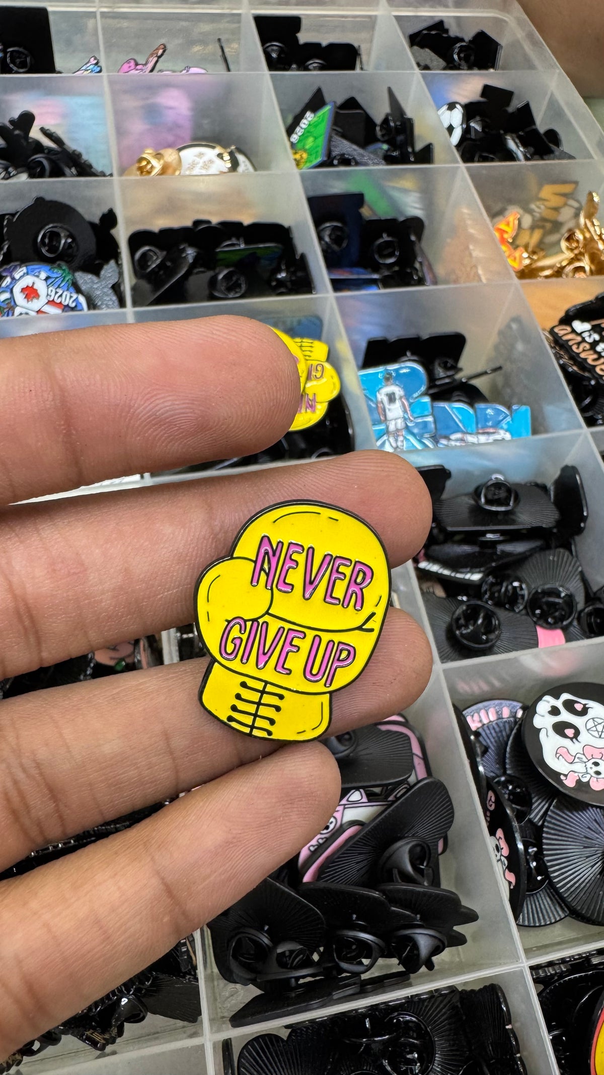 Boxing 🥊 NEVER GIVE UP Pin for imatation jewellery