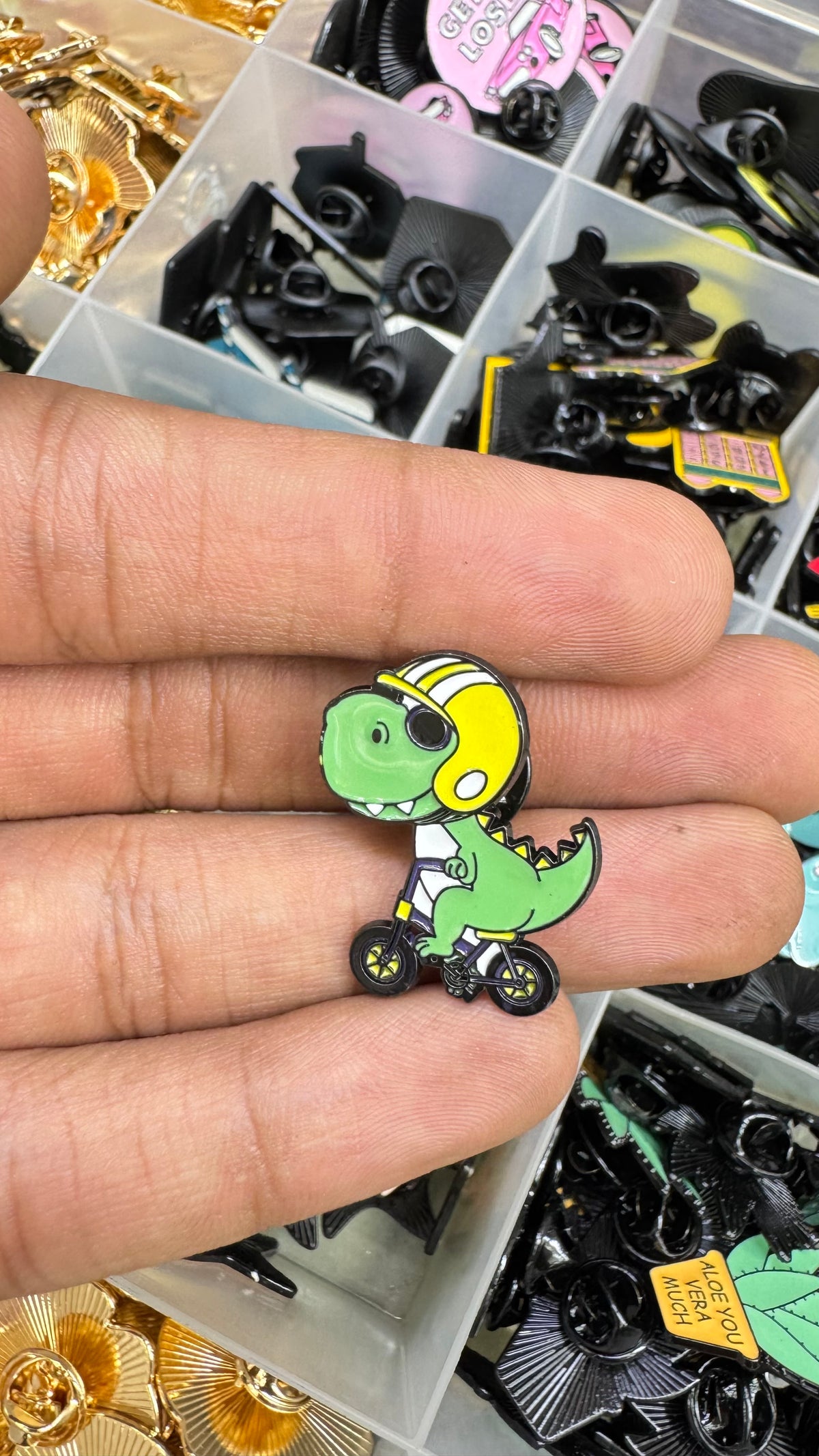 TREX DINOSAUR 🦖 Enamel Lapel Pin imatation jewellery