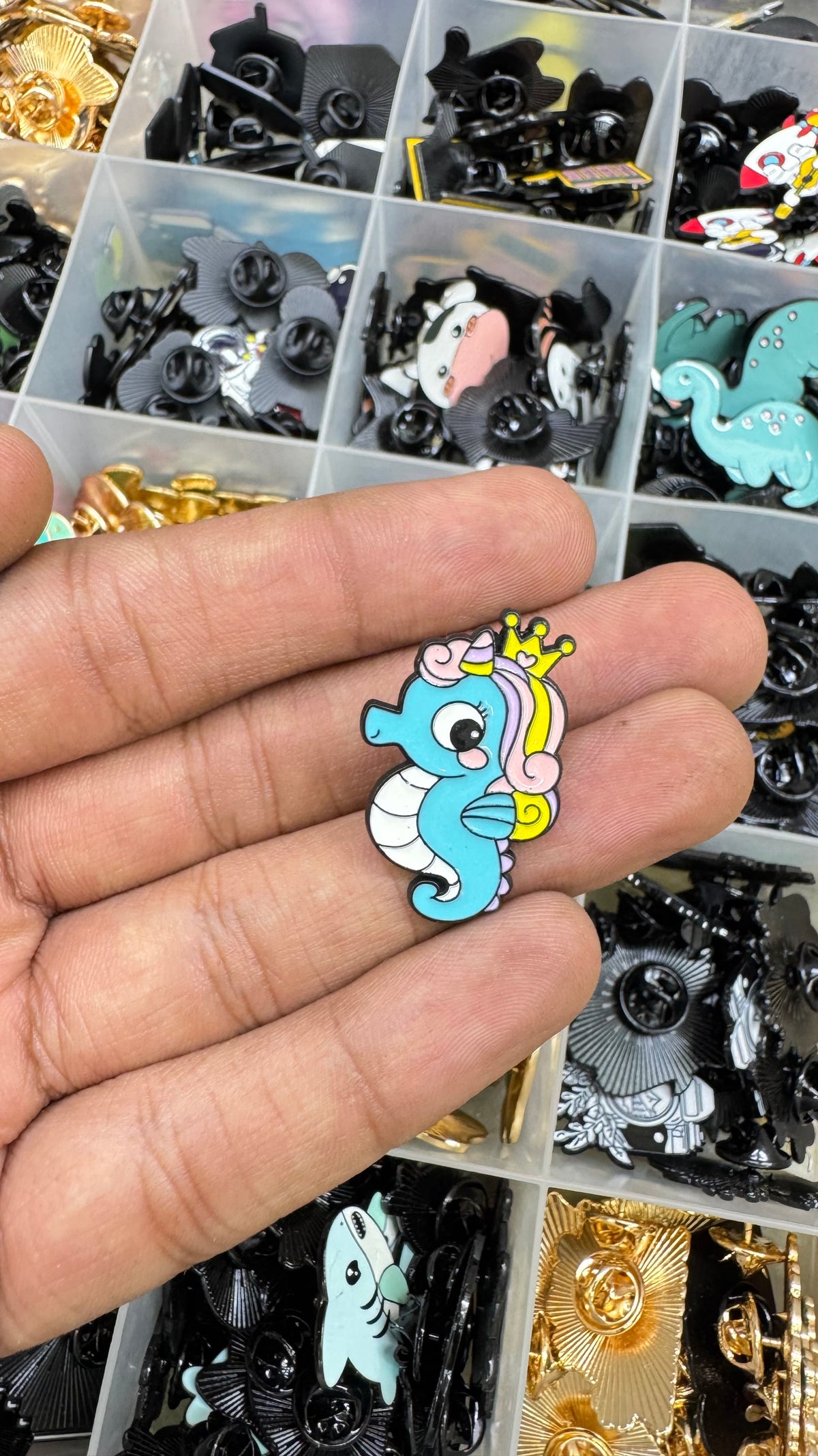 Cute seahorse Enamel Lapel Pin imatation jewellery