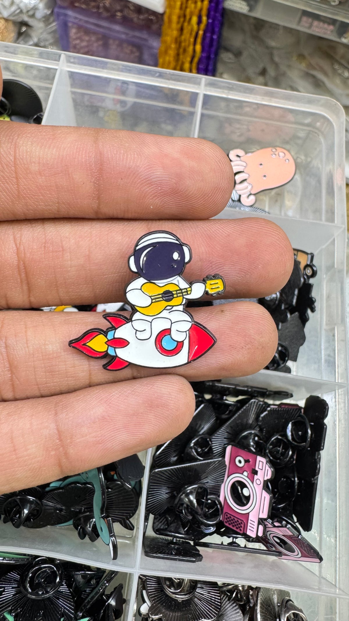 Space lover Enamel Lapel Pin imatation jewellery